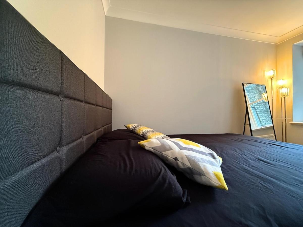 Kensington Hyde Park Sleeps 10 People High Ceilings Apartment *