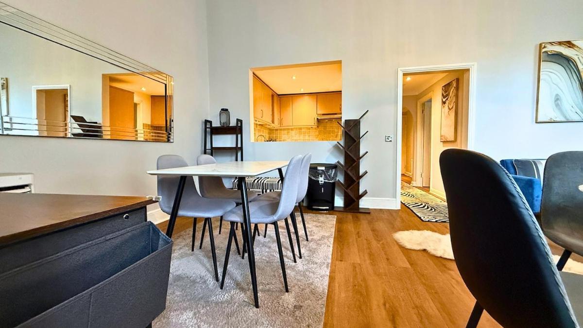 Kensington Hyde Park Sleeps 10 People High Ceilings Apartment *
